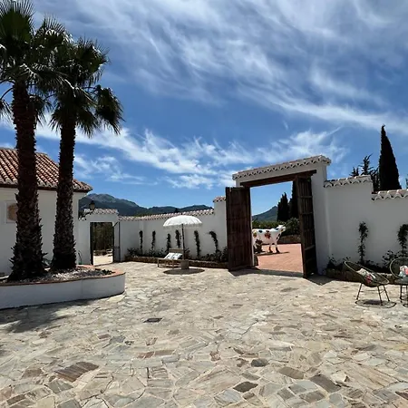 Paradis, Pool, Jacuzzi, Gym And Sauna Just 30 Minutes From Malaga! Антекера
