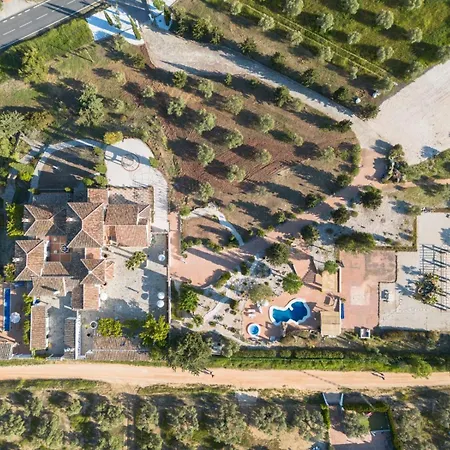 Paradis, Pool, Jacuzzi, Gym And Sauna Just 30 Minutes From Malaga! Деревянный коттедж