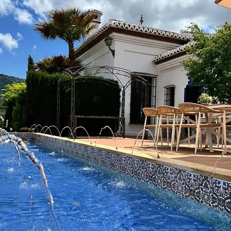 Paradis, Pool, Jacuzzi, Gym And Sauna Just 30 Minutes From Malaga! Антекера