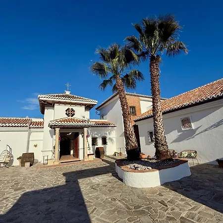 Деревянный коттедж Paradis, Pool, Jacuzzi, Gym And Sauna Just 30 Minutes From Malaga! *