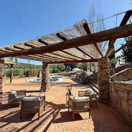 Paradis, Pool, Jacuzzi, Gym And Sauna Just 30 Minutes From Malaga! *