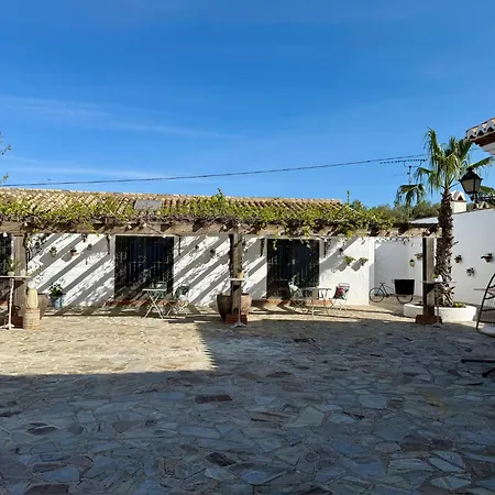 Paradis, Pool, Jacuzzi, Gym And Sauna Just 30 Minutes From Malaga! * Антекера