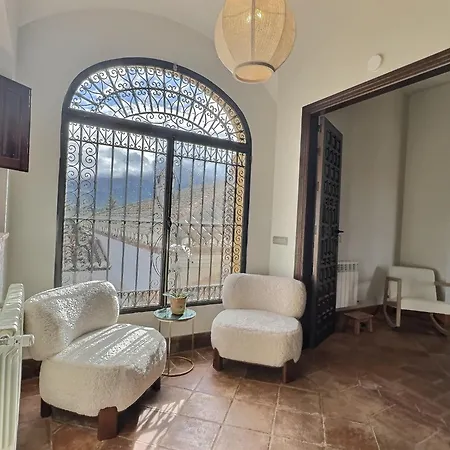 Paradis, Pool, Jacuzzi, Gym And Sauna Just 30 Minutes From Malaga!