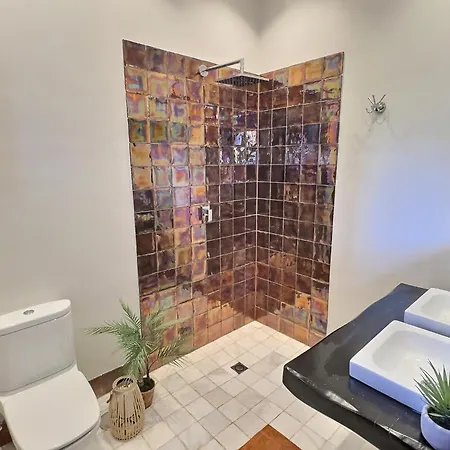 Paradis, Pool, Jacuzzi, Gym And Sauna Just 30 Minutes From Malaga! Деревянный коттедж Антекера